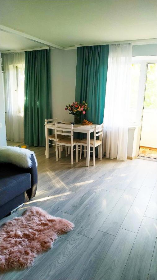 Apartment 3 кімнатні та 2кімнатні з великою ванною на кірова *