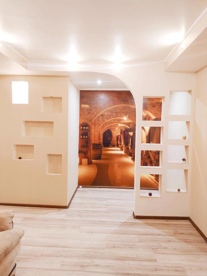 Apartment 3 кімнатні та 2кімнатні з великою ванною на кірова *